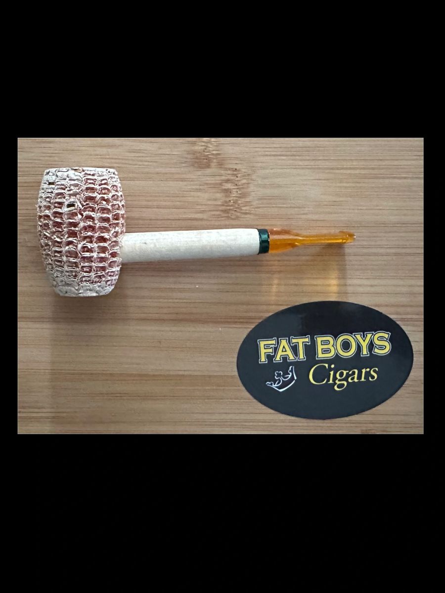 Eaton Corn Cob Pipe